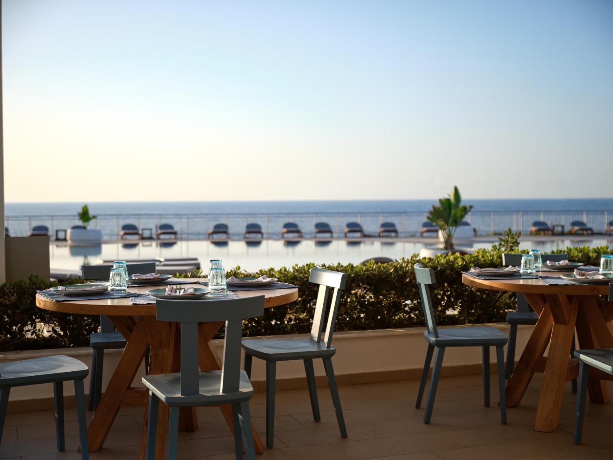 The Royal Blue A Luxury Beach Resort (Adults Only) Pánormosz Kültér fotó